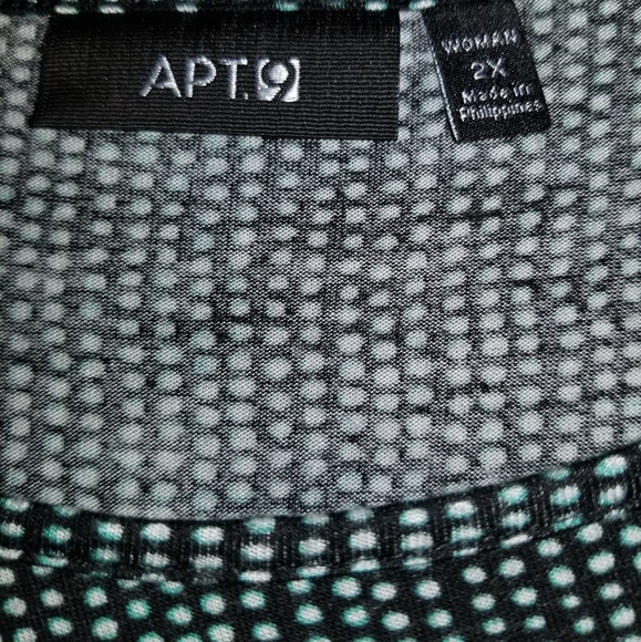 Apt. 9 Soft knit top with kimono style sleeves - Picture 3 of 3